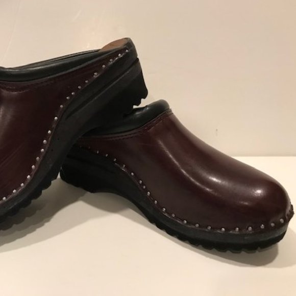 Clogs - Picture 6 of 6